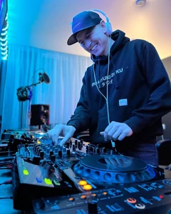 Ufa DJ School (Курсы и мастер-классы)