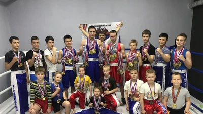 Настоящий бойцовский клуб URAL PUNCHER на Автовокзале