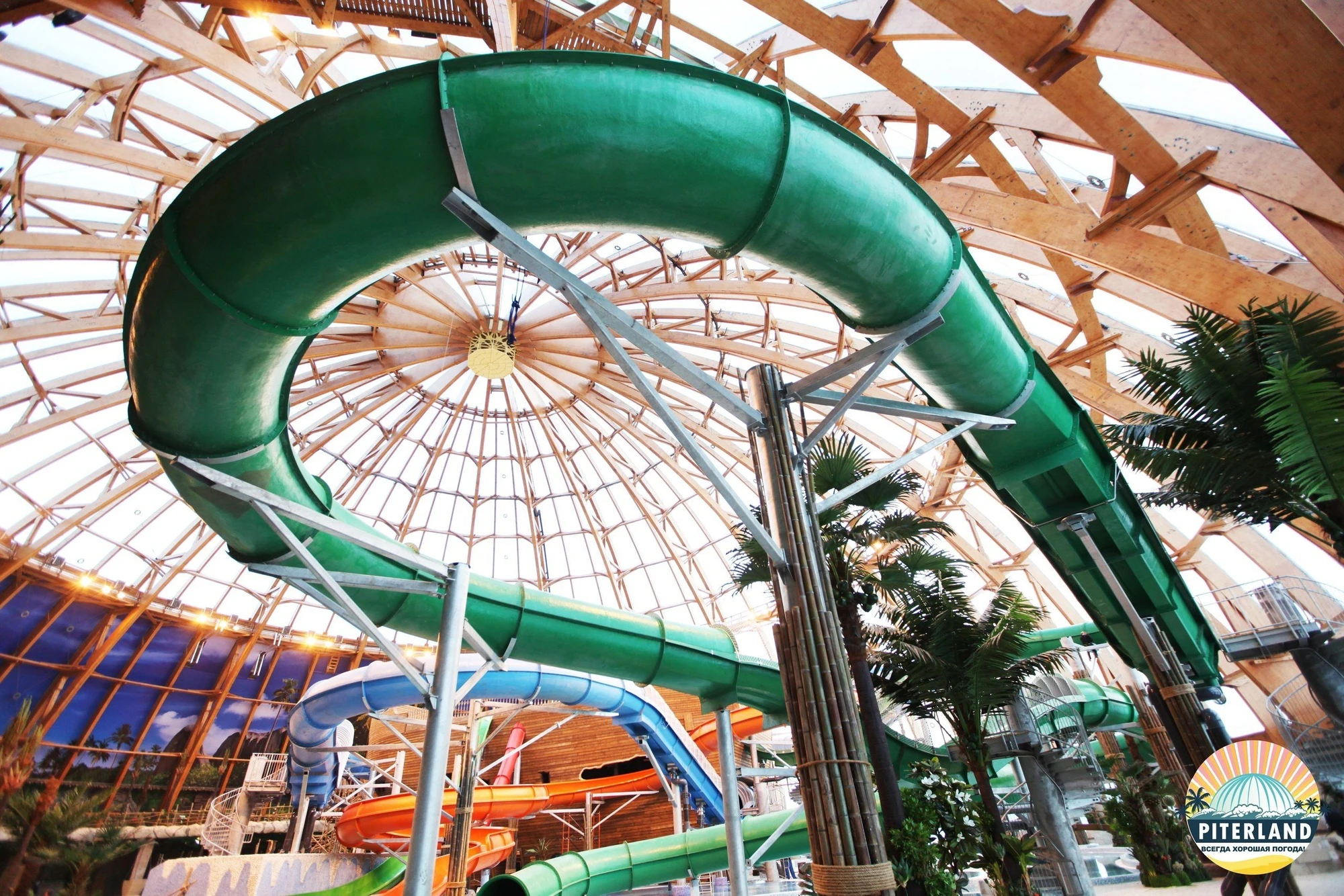 Аквапарк "Питерлэнд" в ТРК "Питерлэнд"