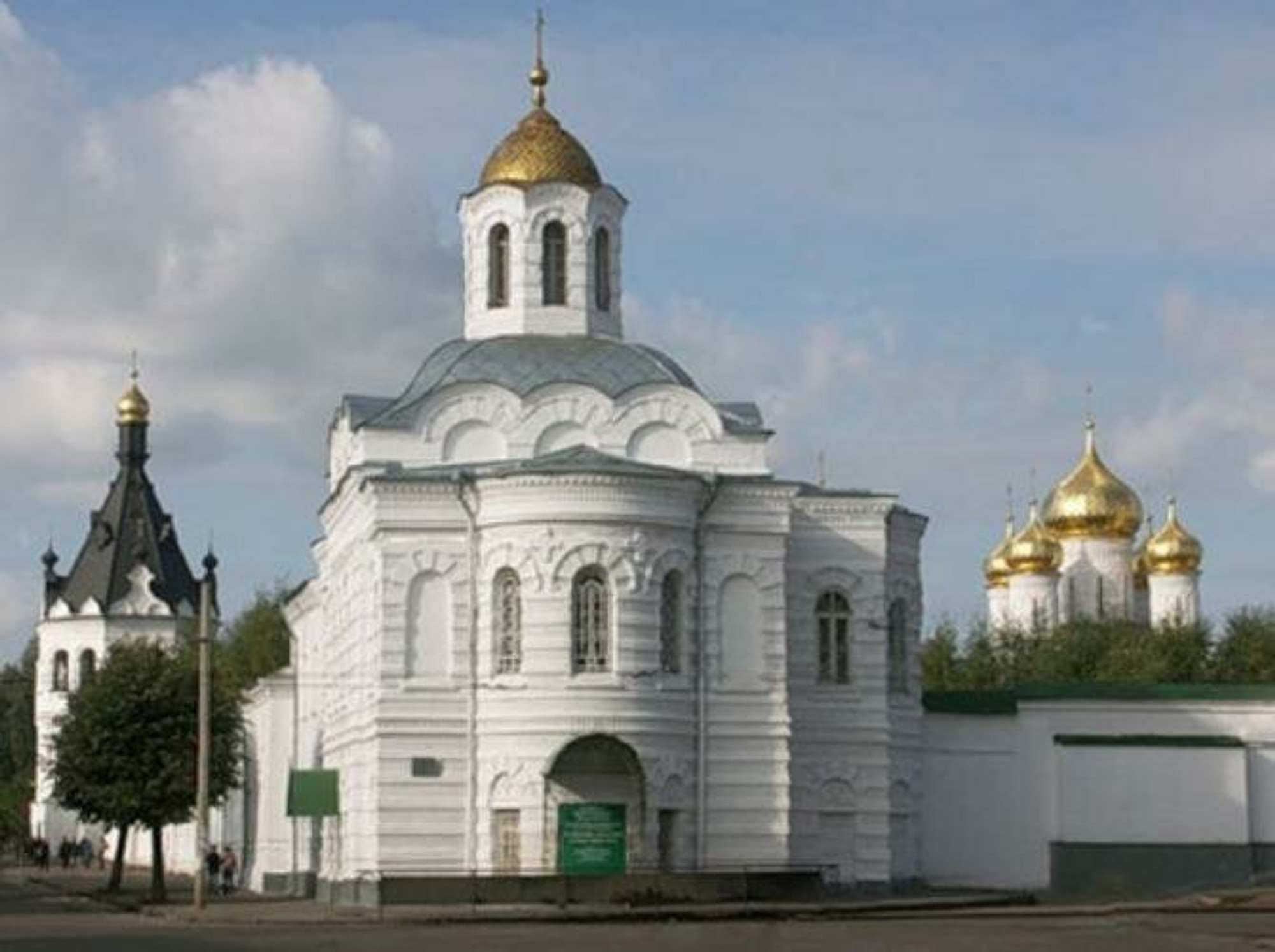 Церковь Смоленской иконы Божией Матери в Богоявленском-Анастасиином монастыре (Православный храм)