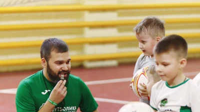 Всероссийская школа футбола для детей от 3х лет "Футболика" (Пр. Космонавтов, 26а)
