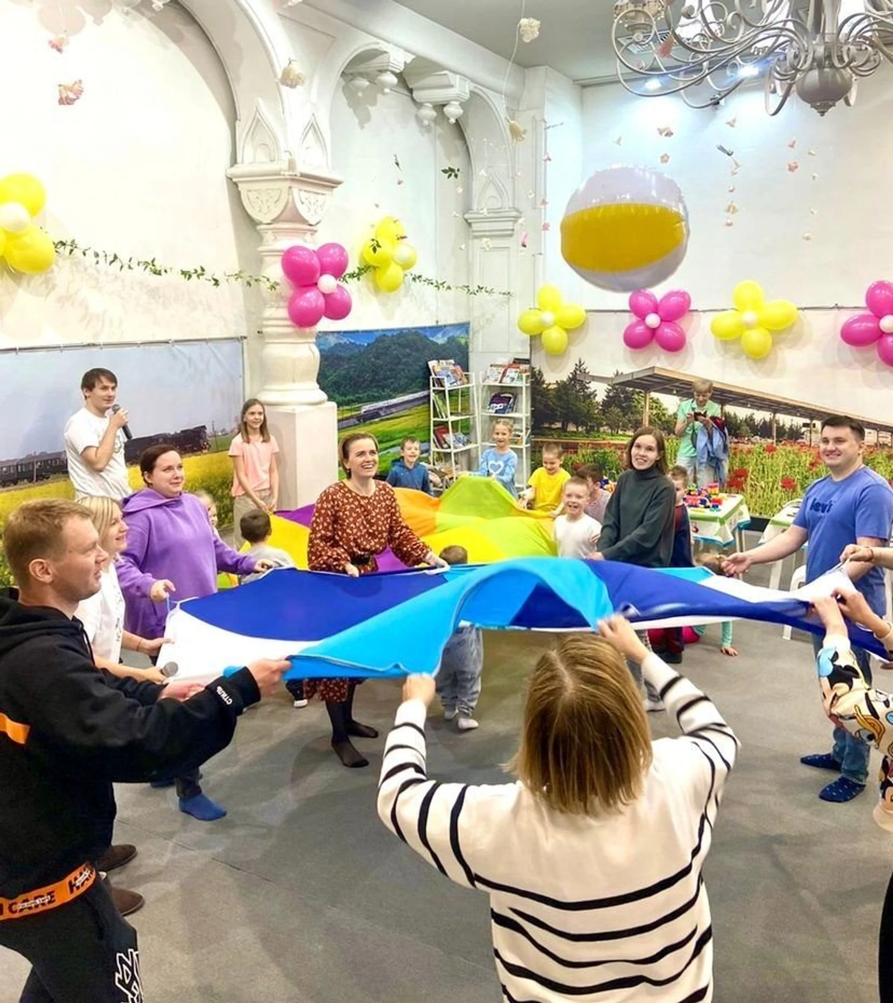 Паровозик Рижик в семейном клубе "Игровая галерея"