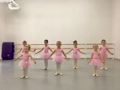 Пробное занятия с участием мам в академии балета «Muza»
