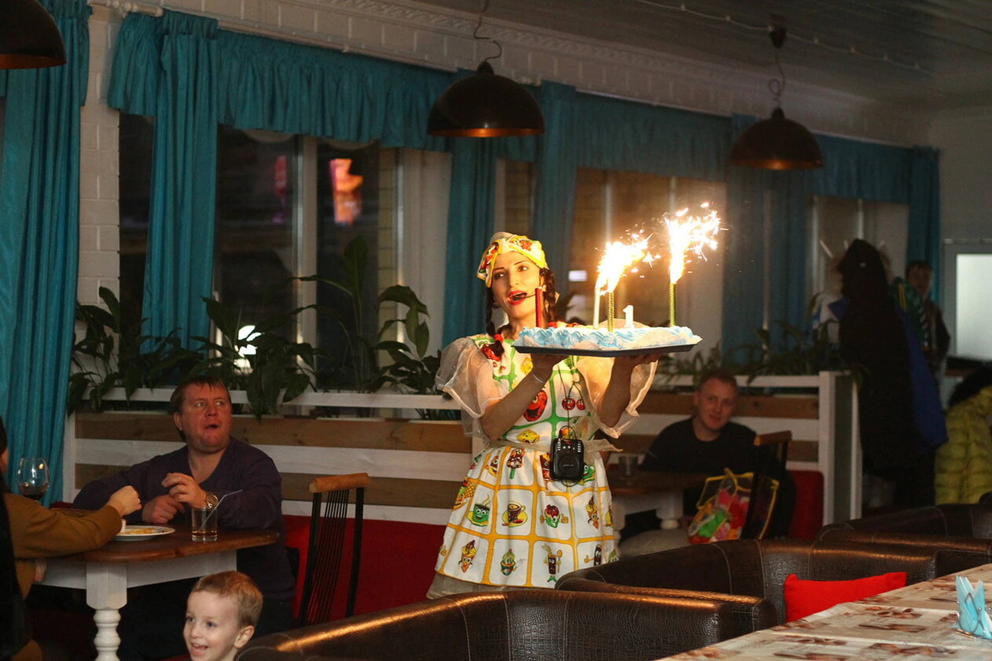 Жадина Говядина, семейное кафе