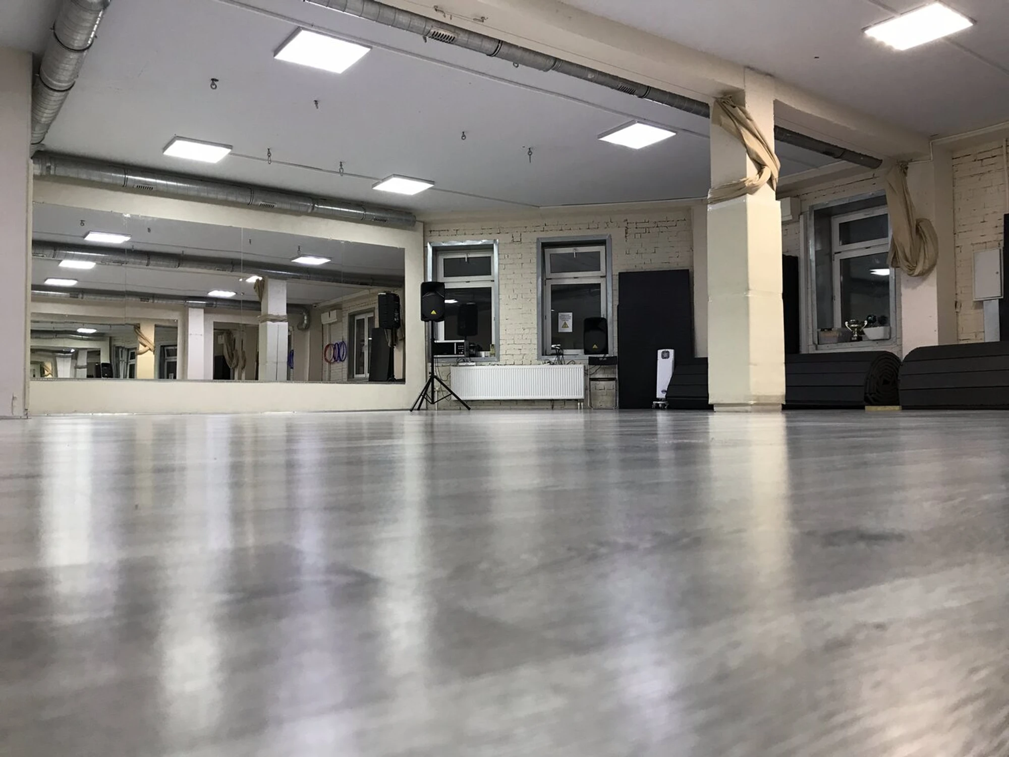 Apriori (Школа танцев )