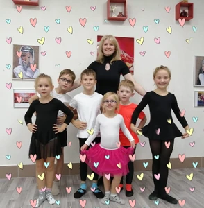 Луна (Школа танцев)