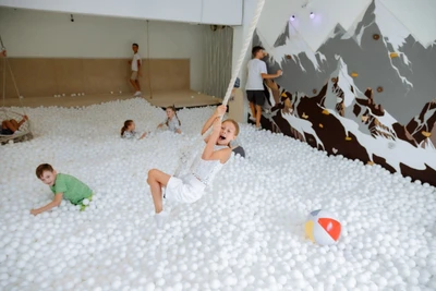 Bubble Dreams, арт пространство с сухим бассейном для детей