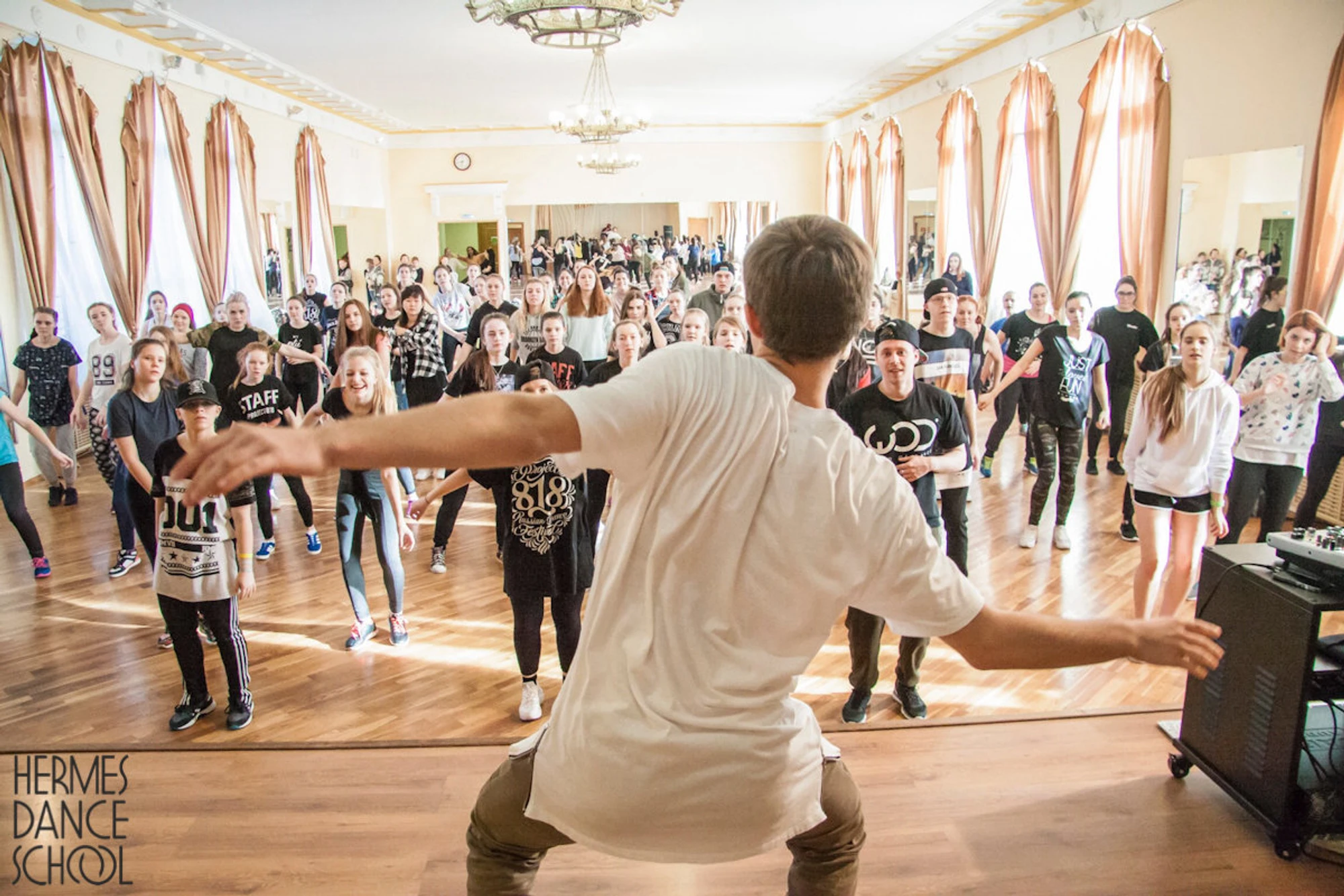 Hermes Dance School, школа танцев (Школа танцев )