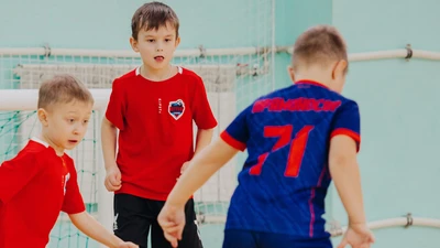 "МЕТЕОР" Детская Футбольная Школа с 3 лет на Барвинке, мкрн Академический