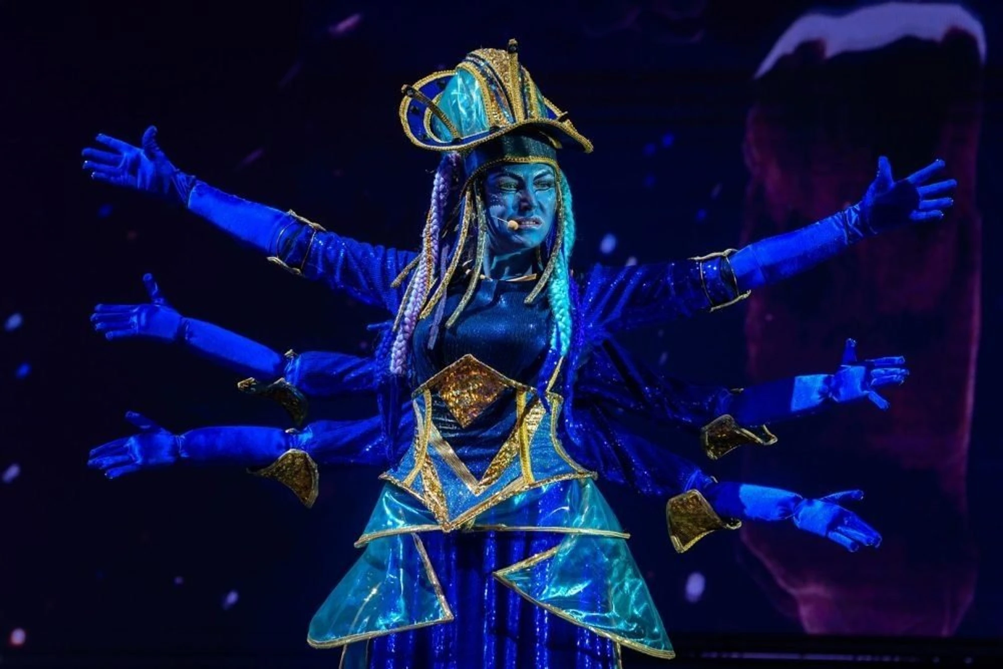 Новогоднее представление "Бабкины сказки. Как три Ивана Новый год спасали" в театре "Русская песня"