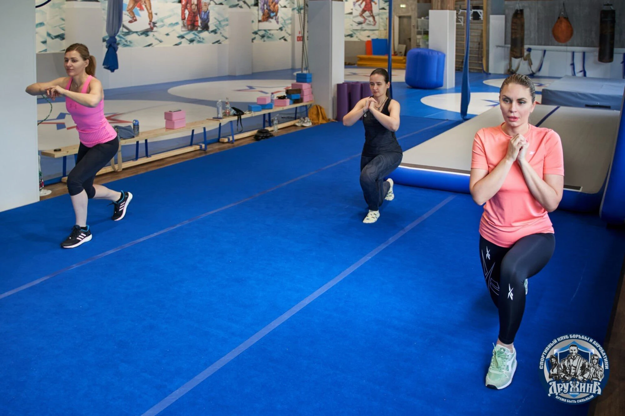 Стретчинг, йога и функциональный тренинг для женщин в клубе "Дружба"