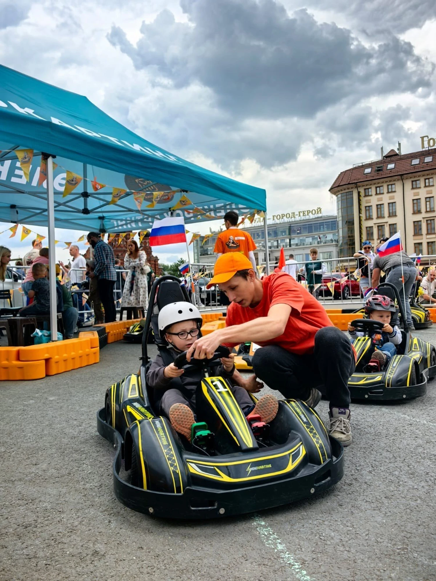 СЕМЕЙНЫЙ КАРТИНГ КЛУБ  "MINIKARTING"