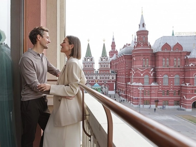 "Скидка 15% от тарифа на проживание в выходные" в "Four Seasons Hotel Moscow"
