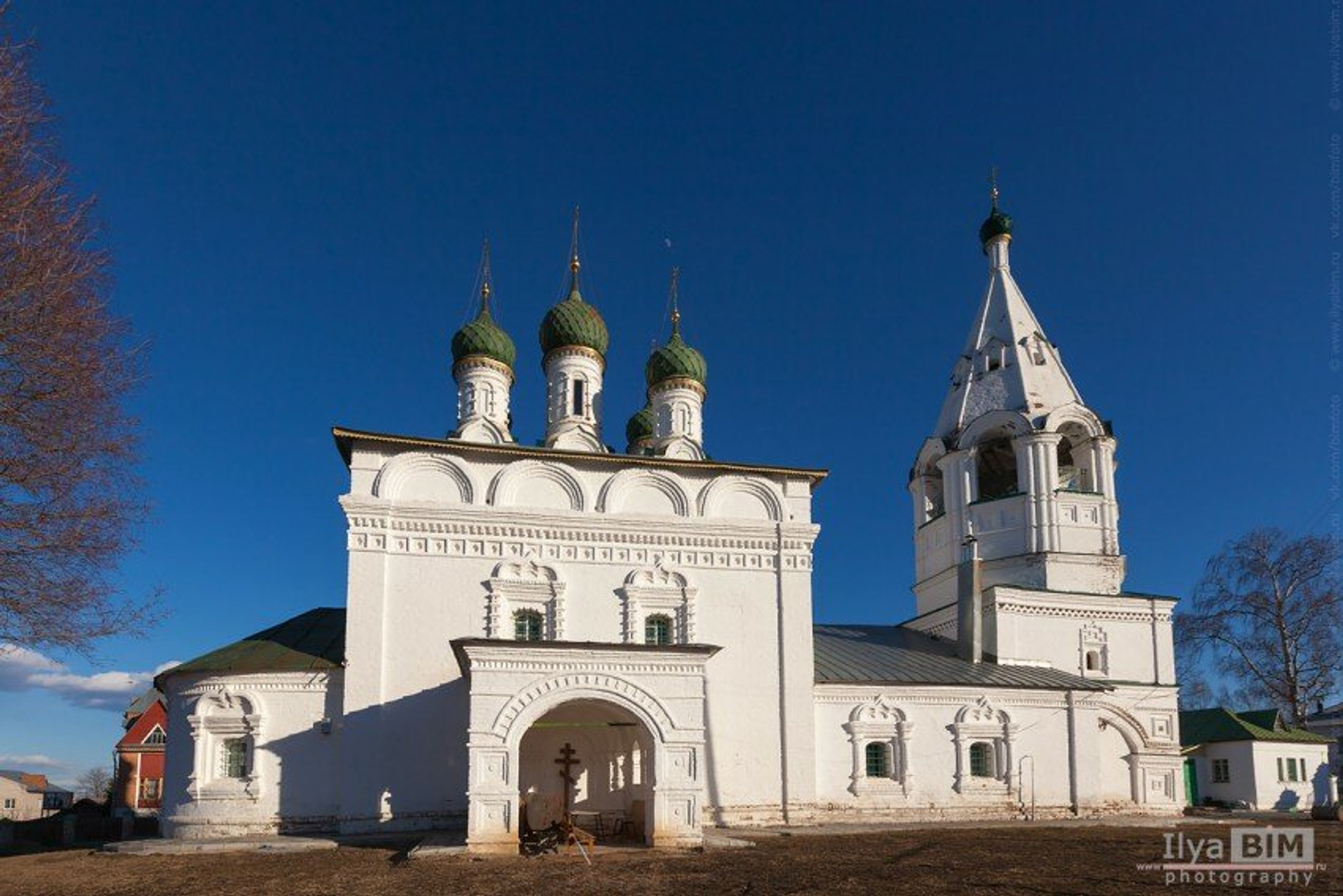 Церковь Преображения Господня за Волгой (Православный храм )