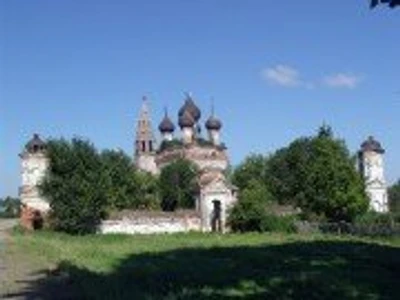 Церковь Троицы Живоначальной в Ёмсне (Православный храм)
