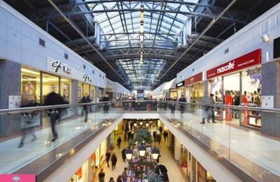 Французский бульвар, торгово-развлекательный центр у метро Ленинский проспект 