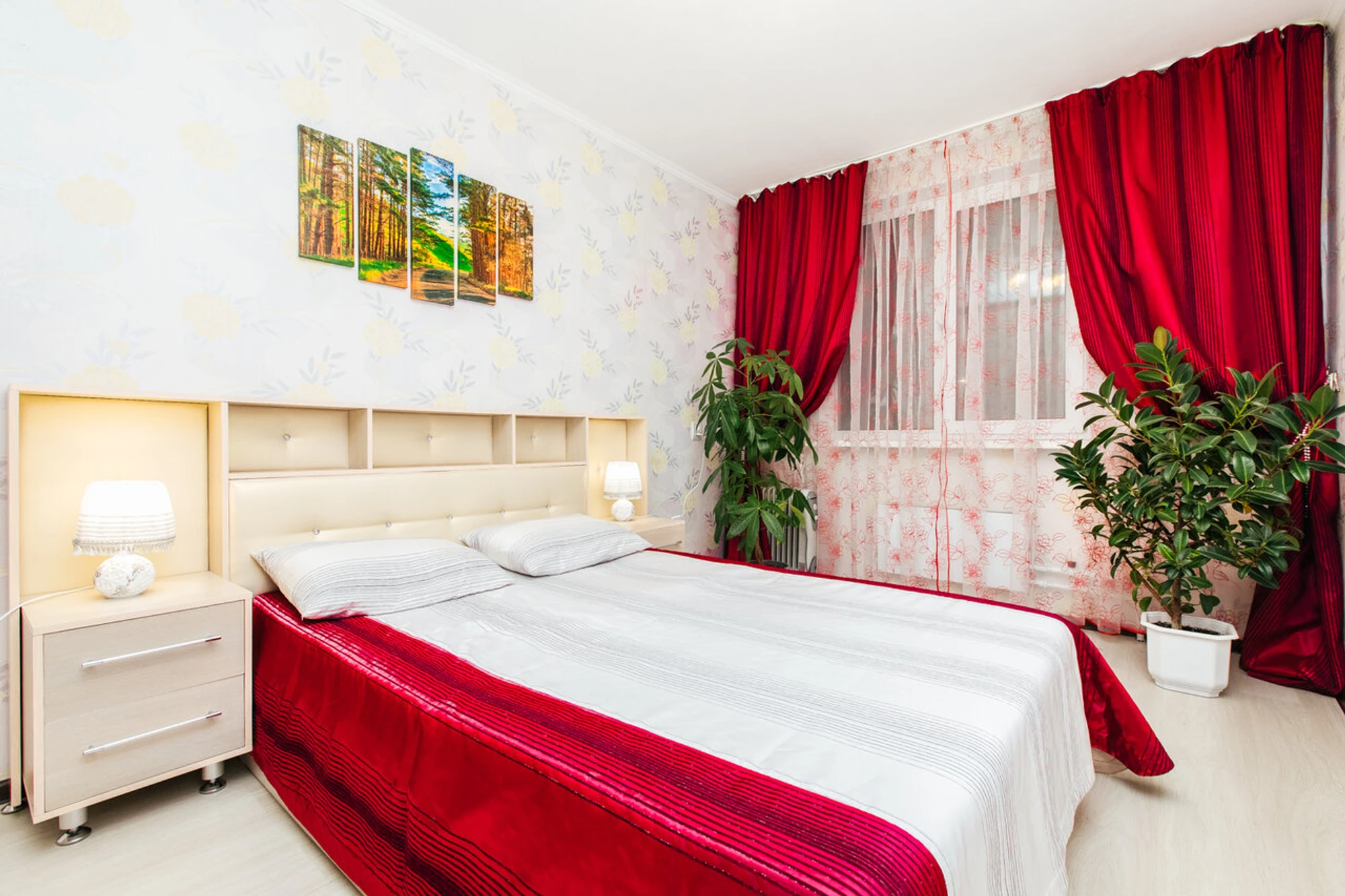 HomeHotel (Гостиница)