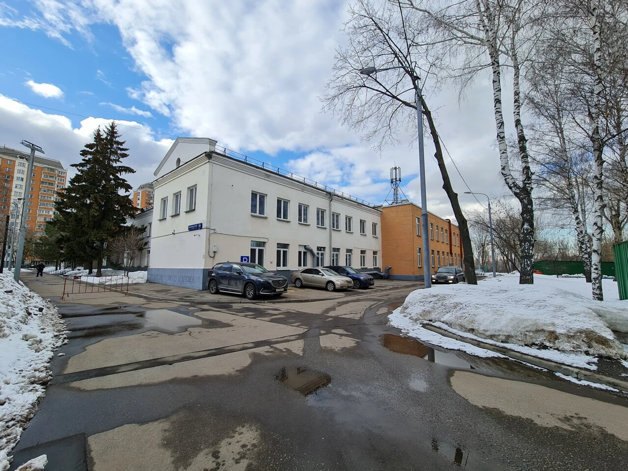 Центр единоборств Молодой Дракон (Спортивная школа )
