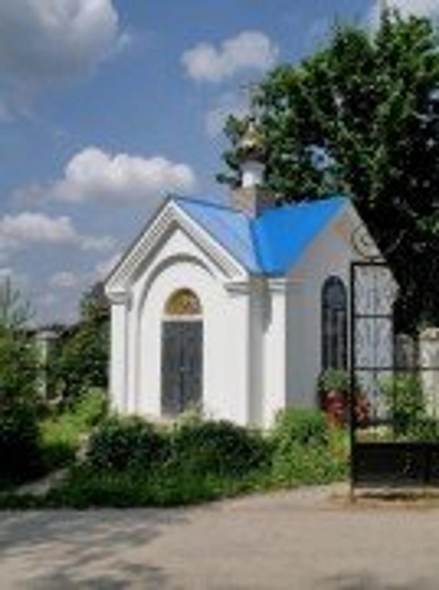 Часовня Георгия Победоносца в Вишенках (Православный храм)