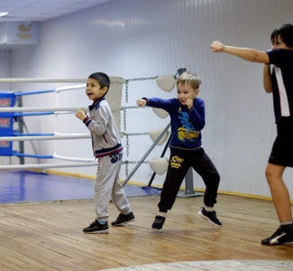 Школа бокса-Боксёрский клуб Legenda (Спортивный клуб, секция )