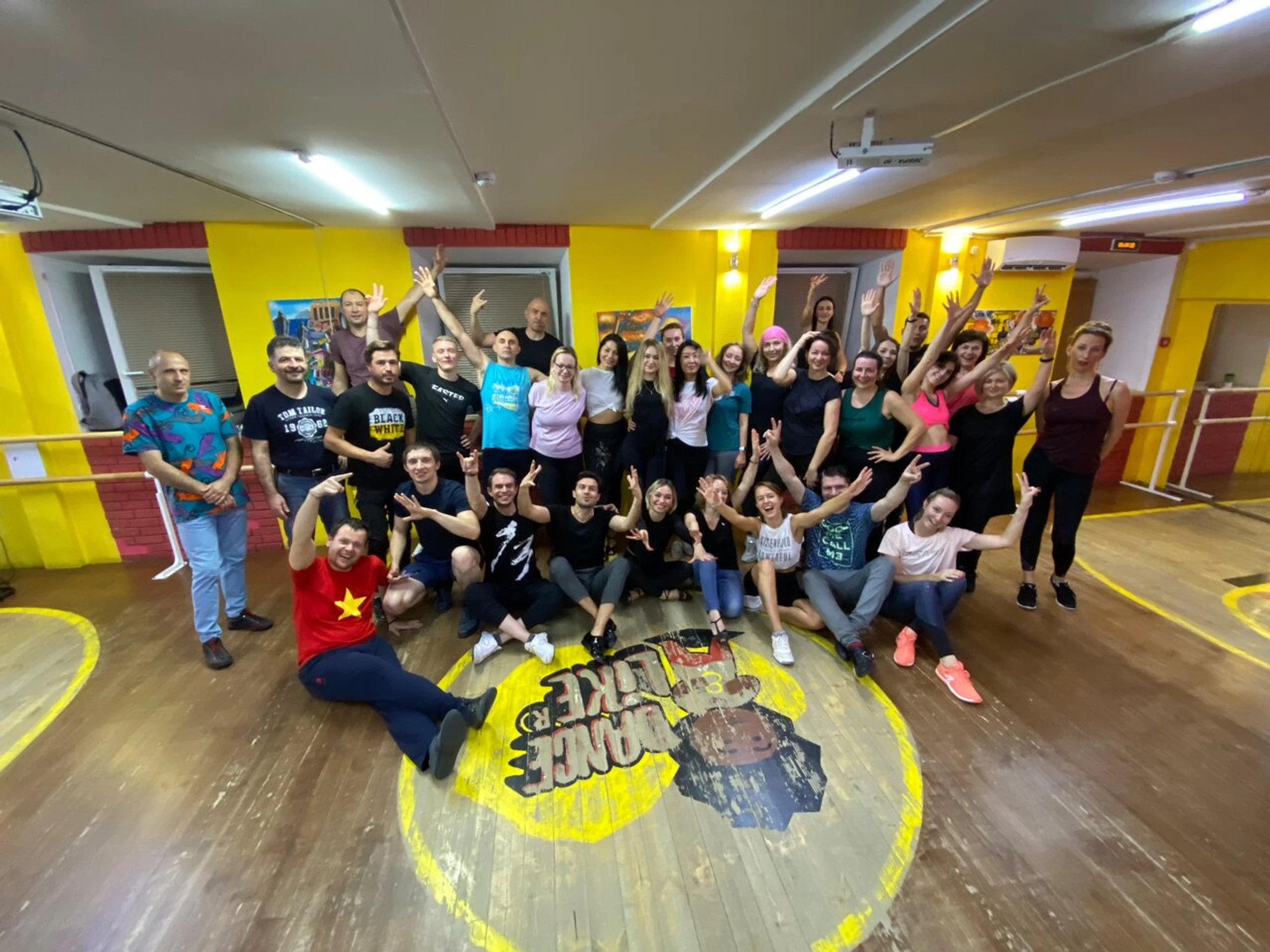 Danceliker (Школа танцев)