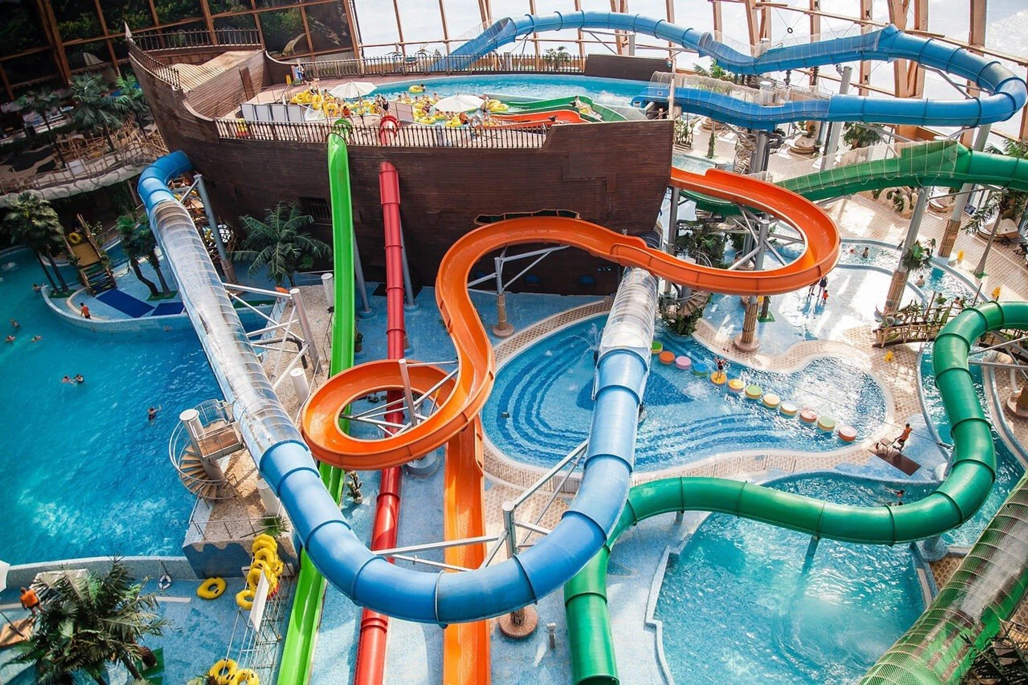 Аквапарк "Питерлэнд" в ТРК "Питерлэнд"