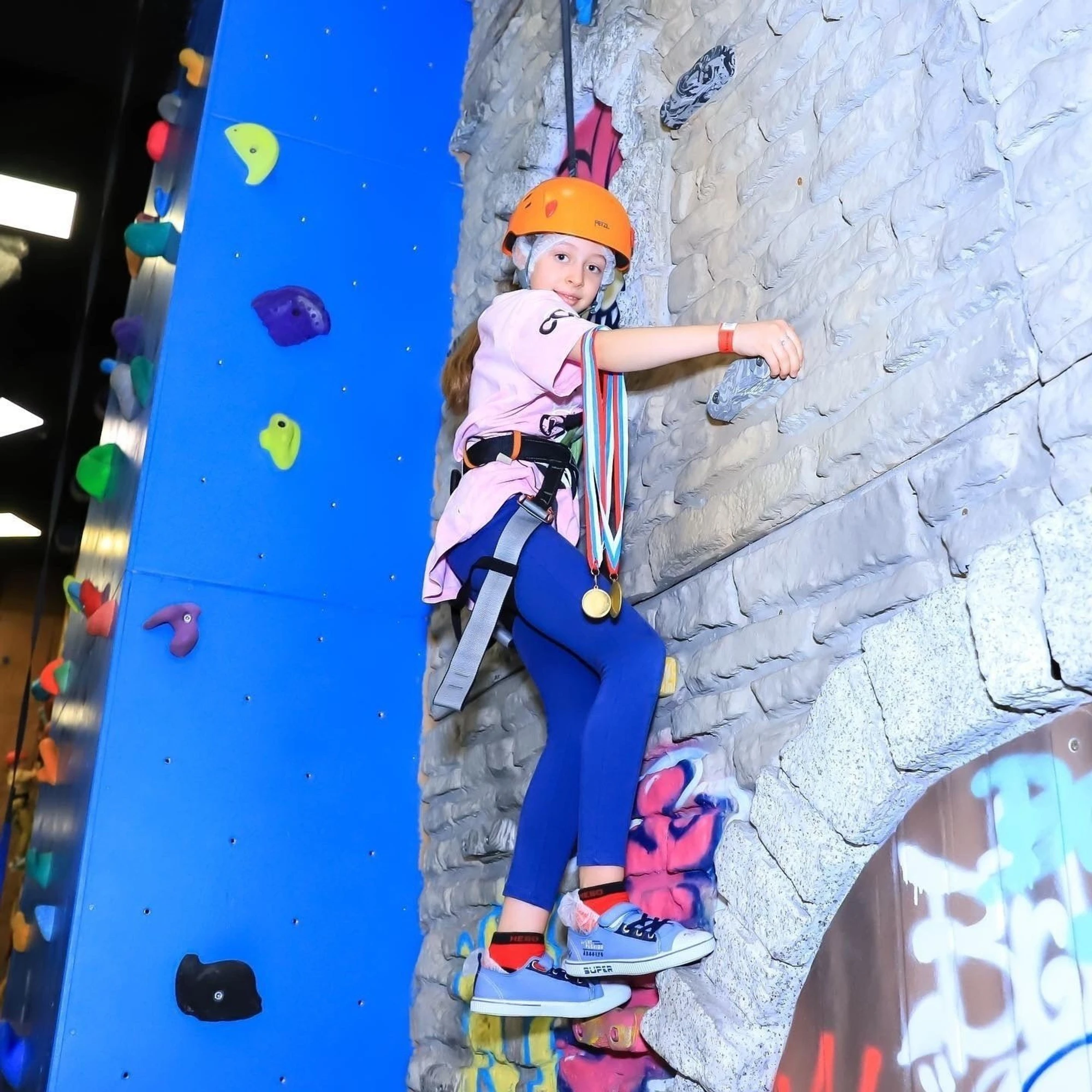 "Big Wall KIDS", скалолазные аттракционы для детей в "VEGAS Крокус Сити"