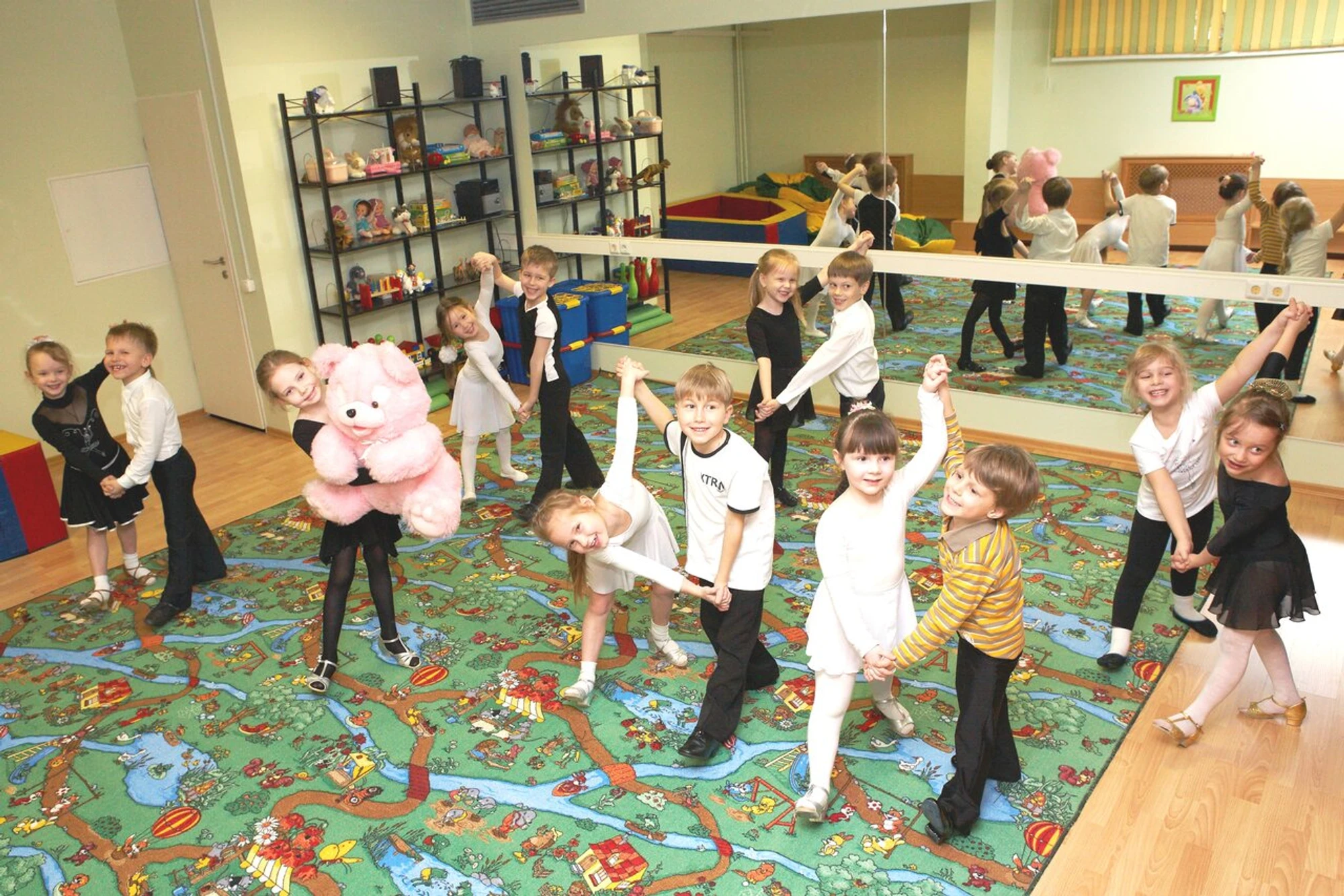 Молодежный центр (Клуб для детей и подростков )