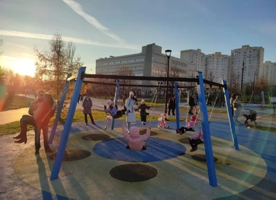 "Качели", парк аттракционов