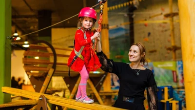 Парк активного отдыха "Высотный город" в ТРК "Питерлэнд"