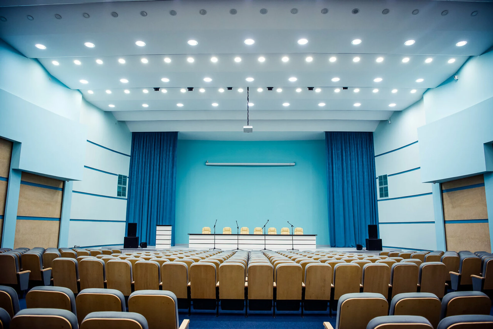 Iskra Hall (Ресторан )