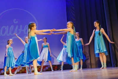 Элайнз (Школа танцев)