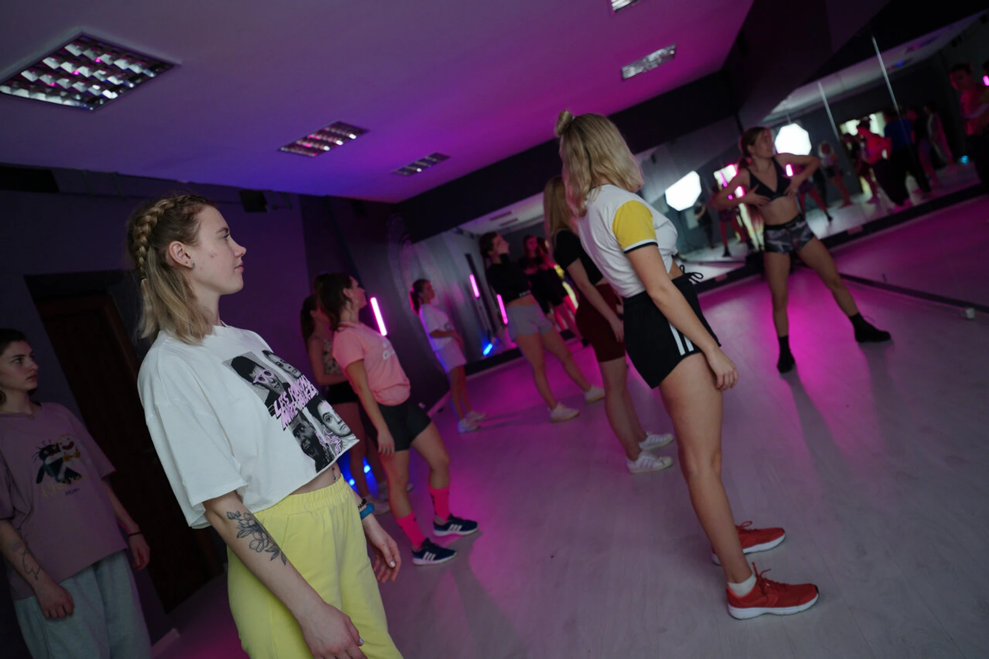 M&m Dance Studio (Школа танцев)