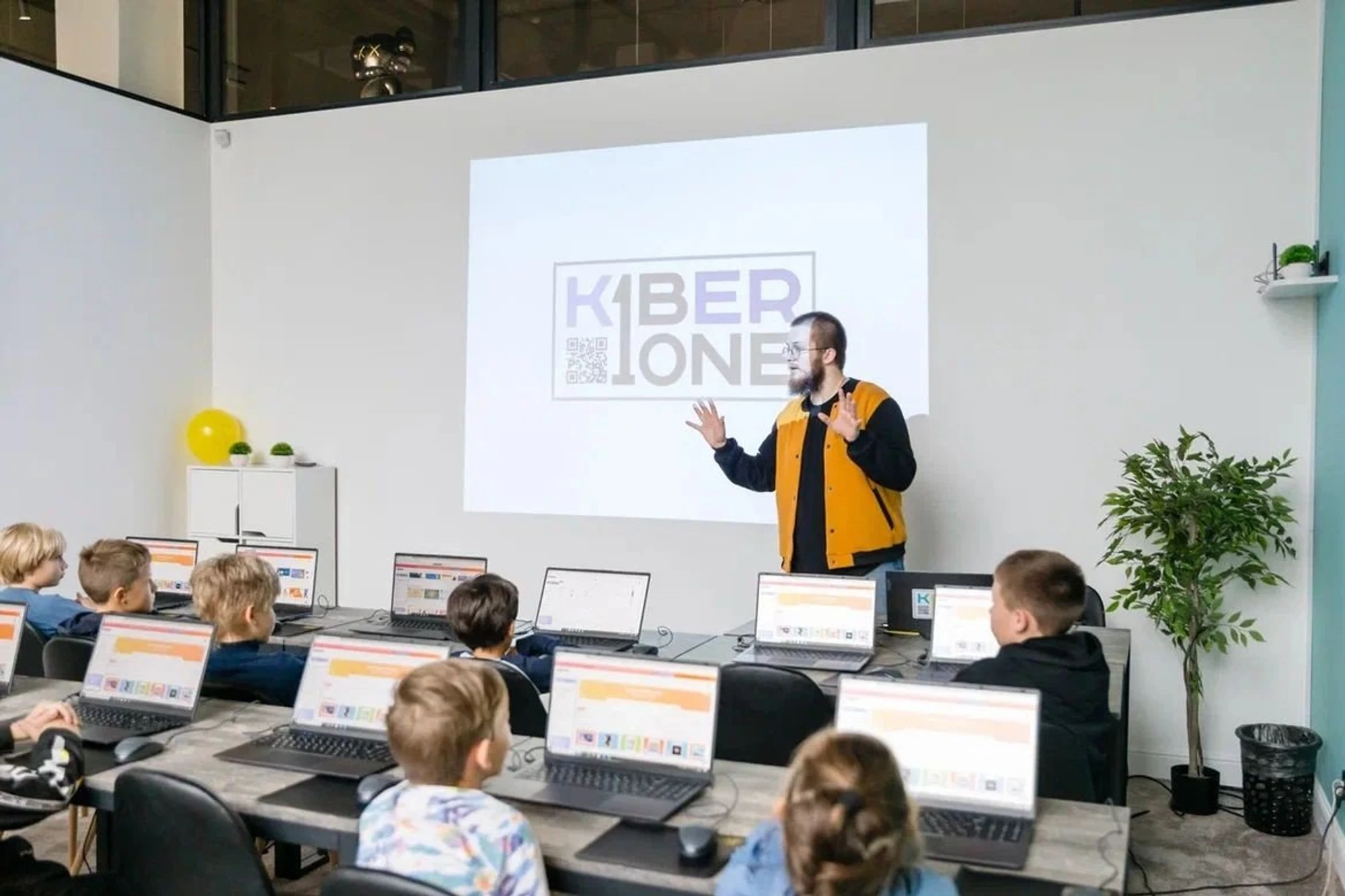 KIBERone - Программирование для детей от 6 до 14 лет на Филевском парке!