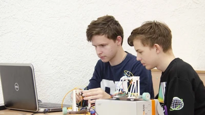 Roboteca  ​Профессиональный детский кружок