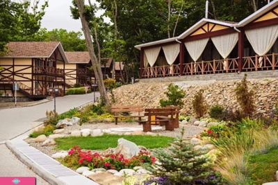 "Маяк", семейный комплекс отдыха с игровой комнатой, бассейном, пляжем и веревочным городком, Владивосток 