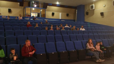 Кинотеатр "Волна" в Среднеуральске