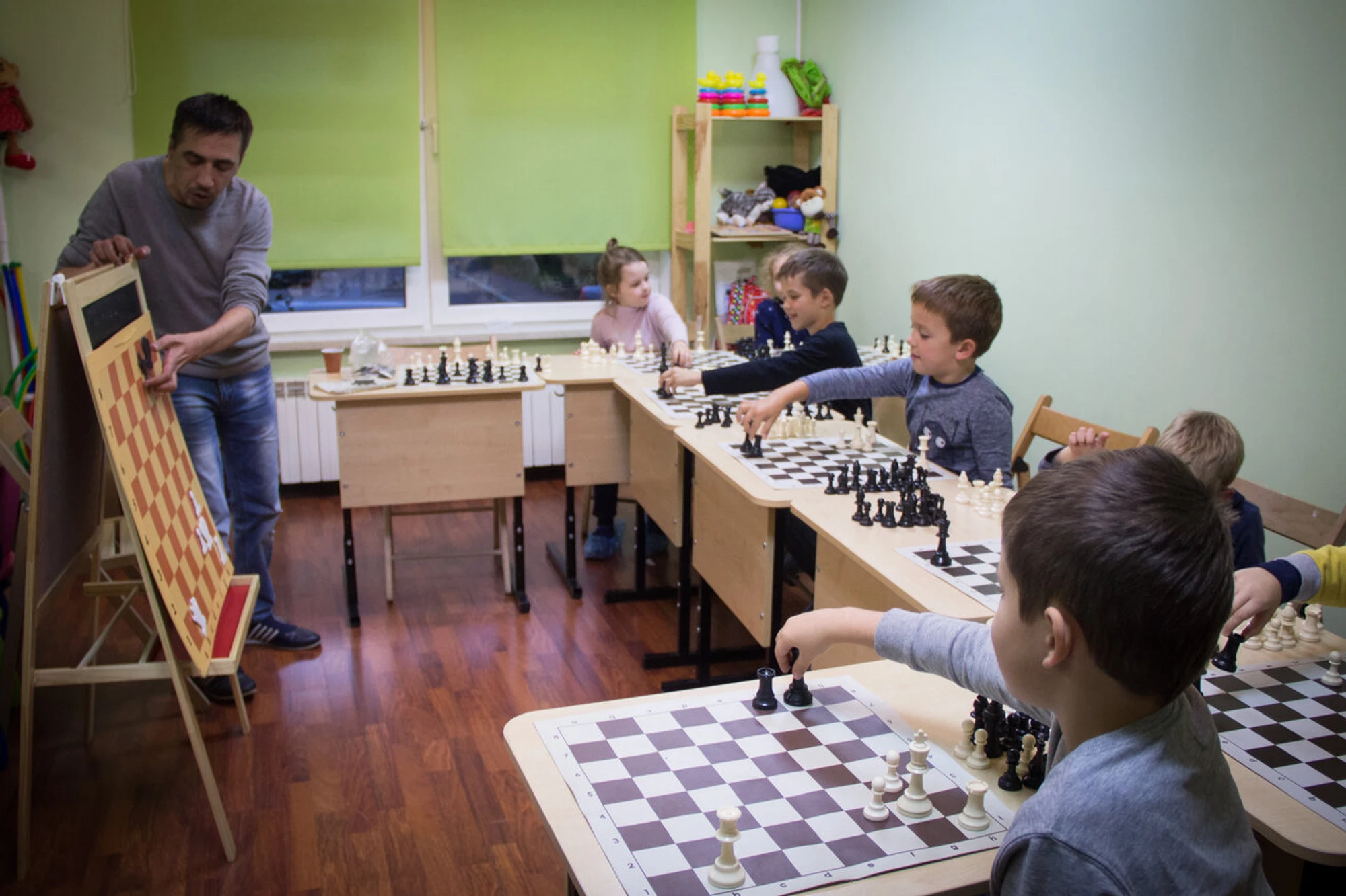 "Цветик-Разноцветик", клуб для детей и подростков