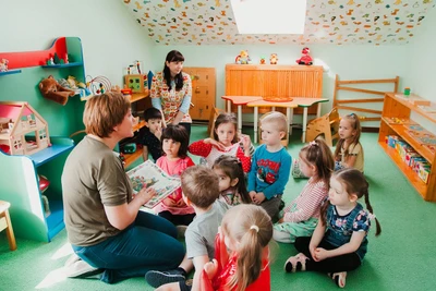 Дети и Солнышко (Детский сад )