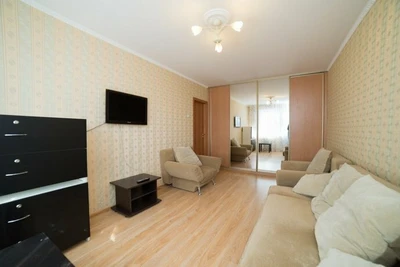 V Tsentre Bd Spiridonov Apartments (Гостиница)