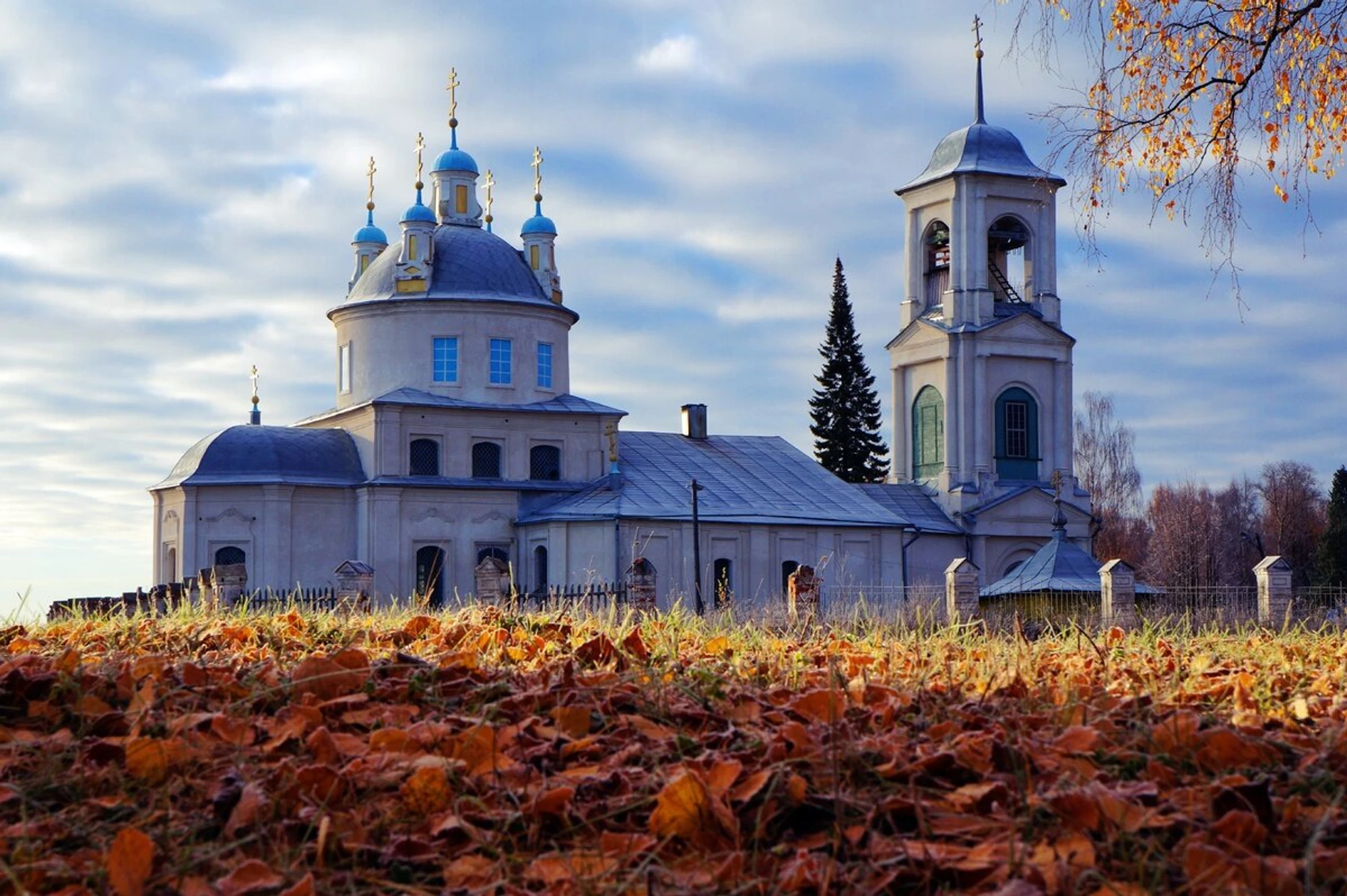 Собор Воскресения Христова в Парфеньеве (Православный храм)