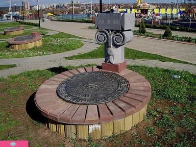 "Дружба", парк на бульваре Комарова, аттракционы, Ростов-на-Дону 