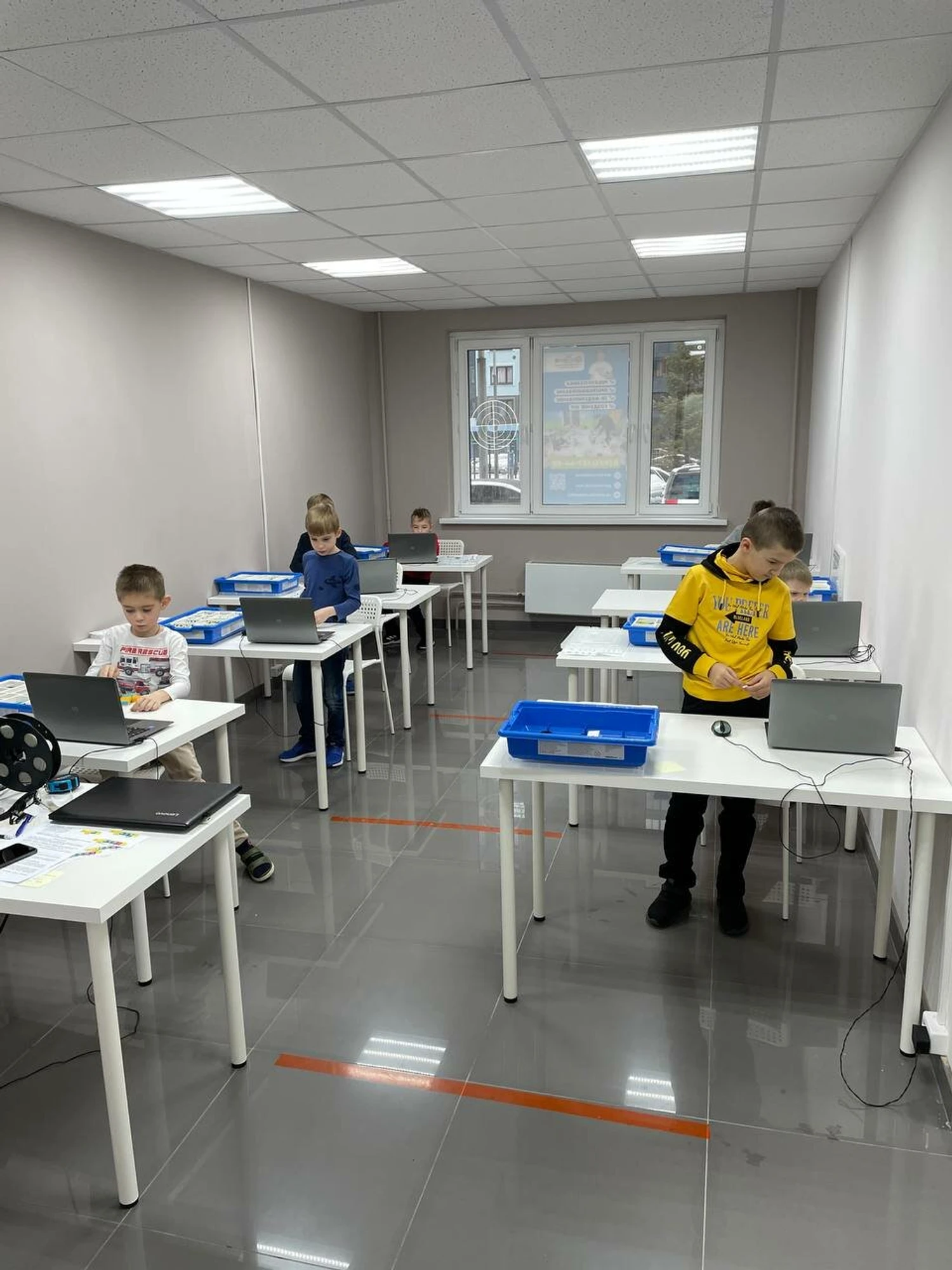 GoROBO (Клуб для детей и подростков )