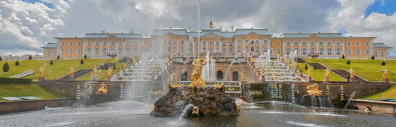Сезон фонтанов в Петергофе: что посмотреть с детьми в пригороде Петербурга за один день