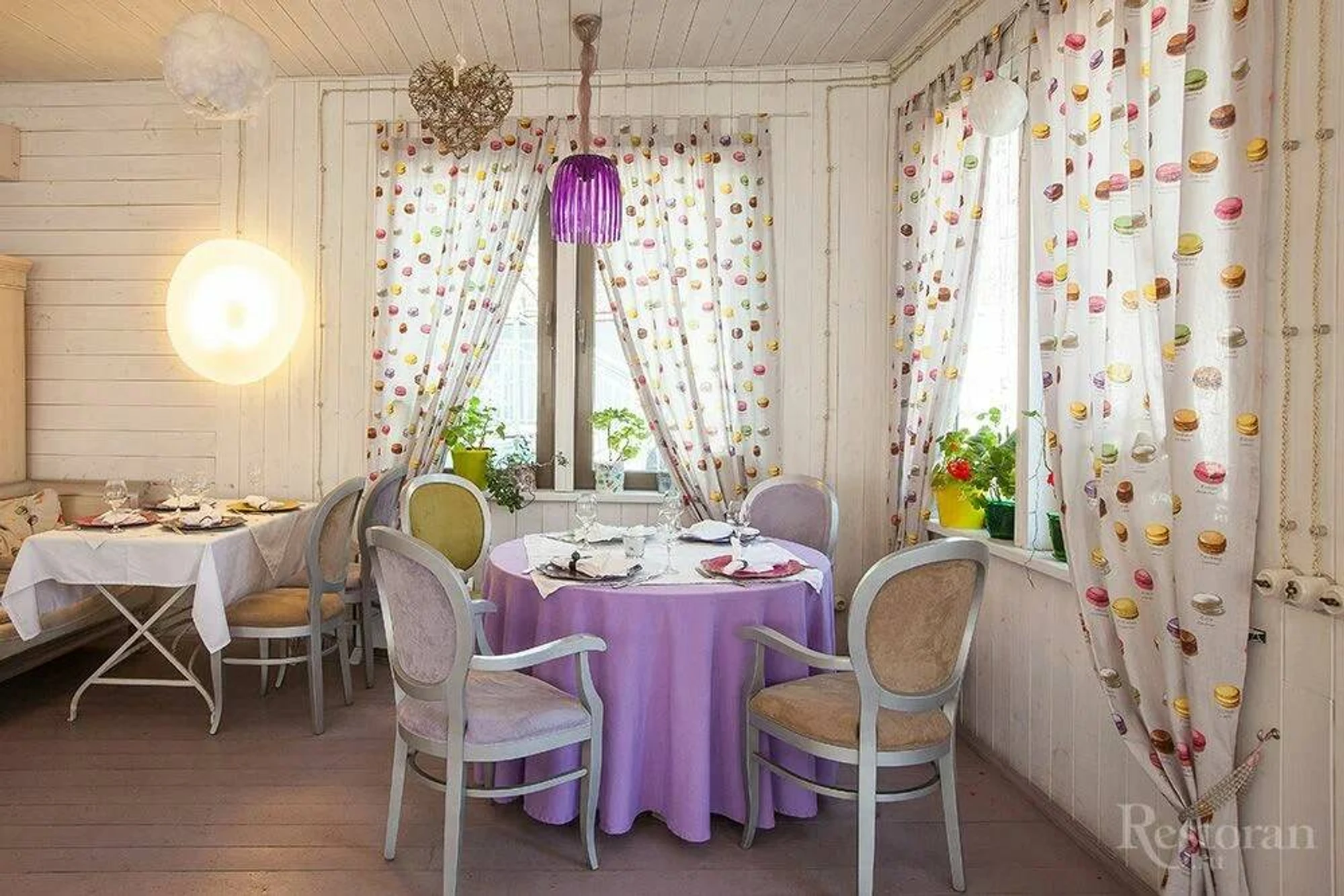 Дом 8а (Ресторан с детской комнатой)