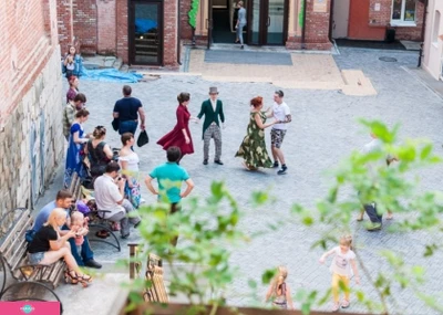 "Старый дворик ГУМа" на Светланской, Владивосток 