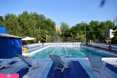 "Юность", открытый бассейн для детей с 7 лет и взрослых на Рабоче-Крестьянской, Волгоград 