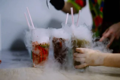 Мастер-класс по дымящимся коктейлям от "Loft кафе Алиса"