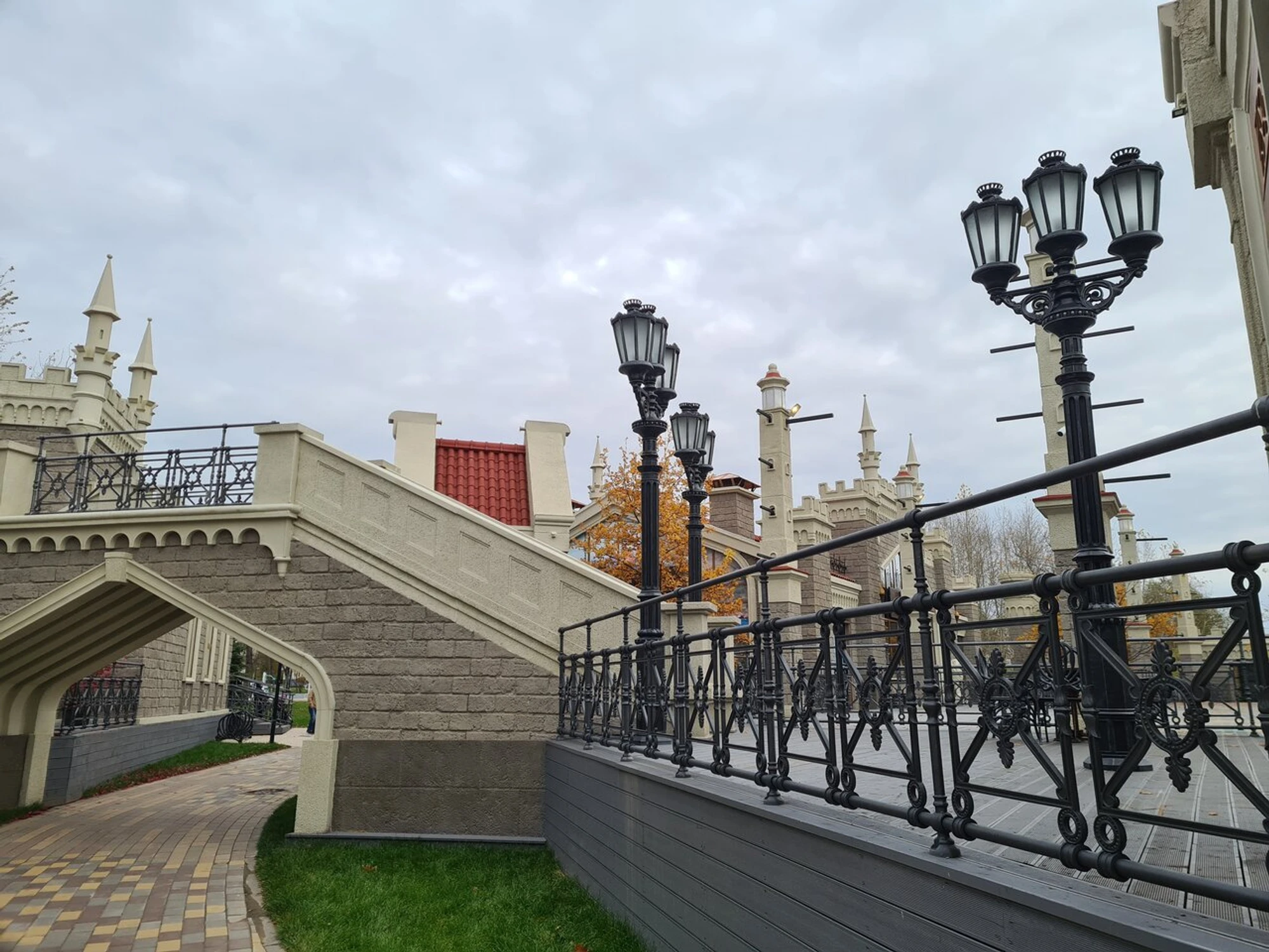 Каток на Адмирала Руднева (Спортплощадка, воркаут )