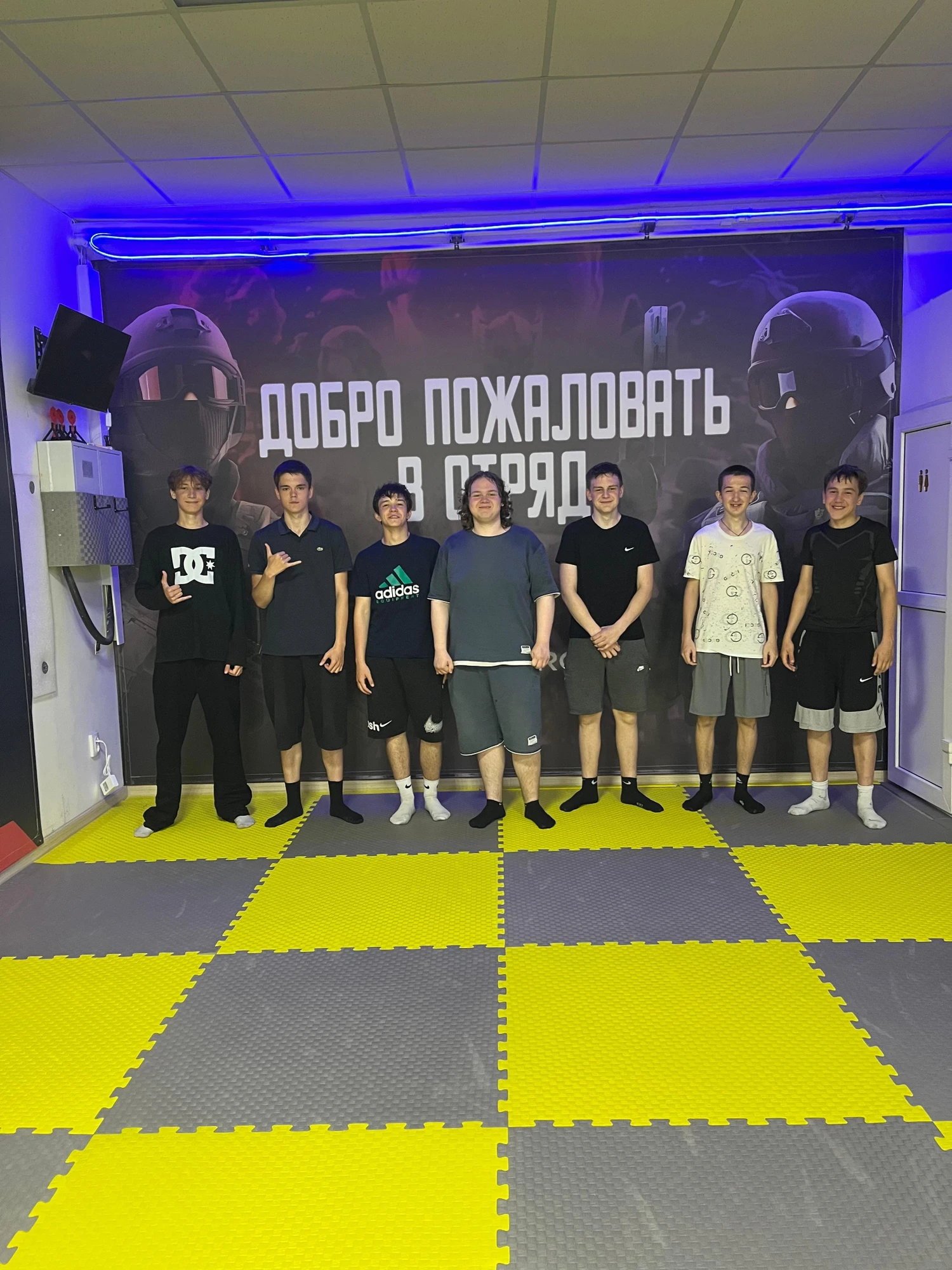 VR ARENA. Клуб виртуальной реальности